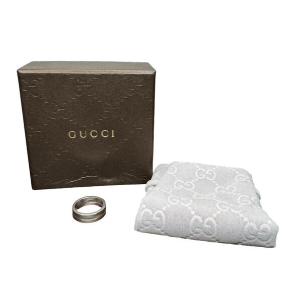 Authentic Gucci Sterling Silver 925 Cut Out Ring US Size 6.5 W/ Box and Pouch - Picture 4 of 4
